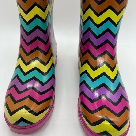 CORKY’S WOMENS COLORFUL CHEVRON PATTERN TALL RAINBOOTS SIZE 6 - Picture 5 of 13